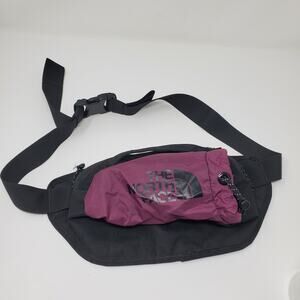 The North Face Bozer hip Pak III Purple and Black fanny pack In great condition